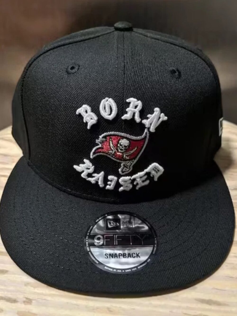 Born X Raised × NEW ERA NFL + BUCCANEERS SNAPBACK ROCKER HAT: BLACK